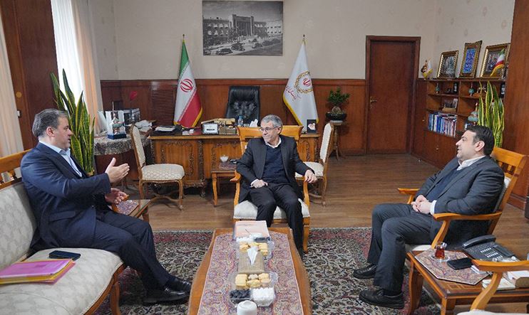 واگذاری ۷۰ همت دارایی مازاد؛ بانک ملی ایران الگوی موفق در خروج از بنگاه‌داری و حمایت از تولید/ حمایت از تولید و اشتغال گامی در جهت توسعه اقتصادی کشور