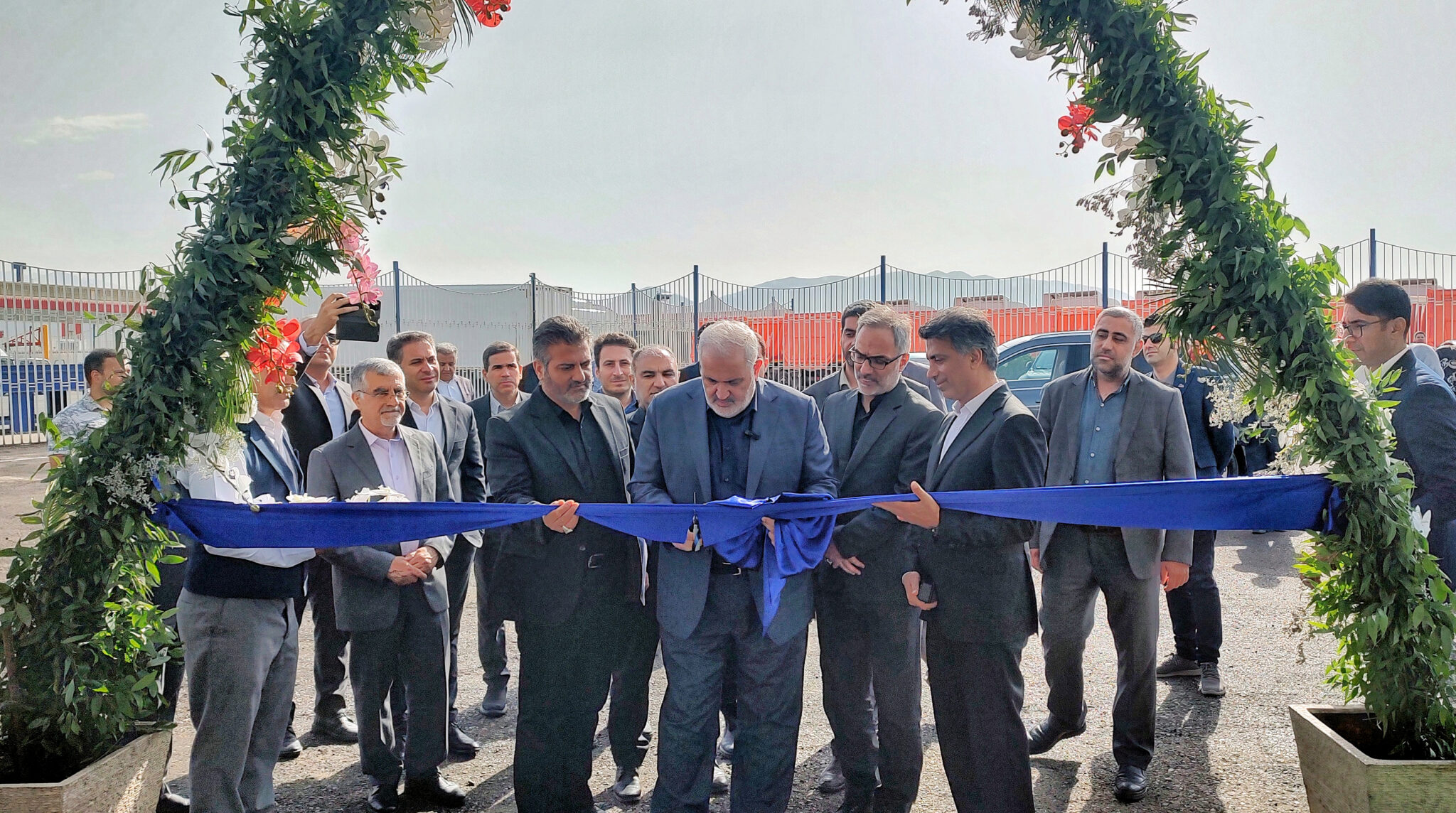 وزیر صمت ایستگاه شارژ  DCگروه مپنا را در اتوبان کرج – قزوین افتتاح کرد