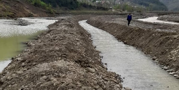  رفع تصرف ۱۵۰۰ مترمربع از بستر نهر طبیعی طغان در پاکدشت