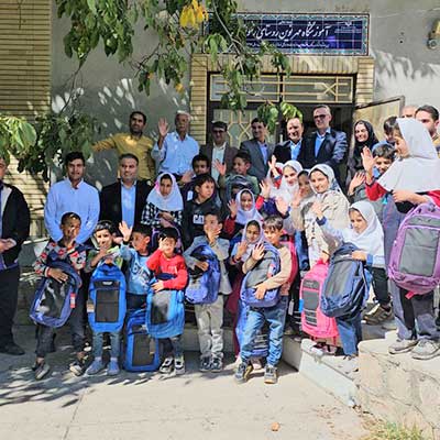 جشن آغاز سال تحصیلی جدید کودکان مدرسه رشوانلوی شیروان در کنار مدیرعامل بانک اقتصادنوین