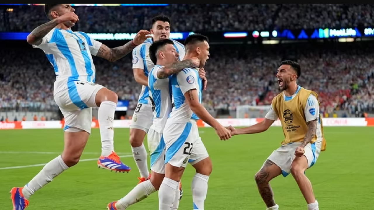 آرژانتین ۱ – ۰ شیلی/ لائورتا مارتینز در واپسین دقایق آلبی سلسته را به پیروزی رساند + فیلم