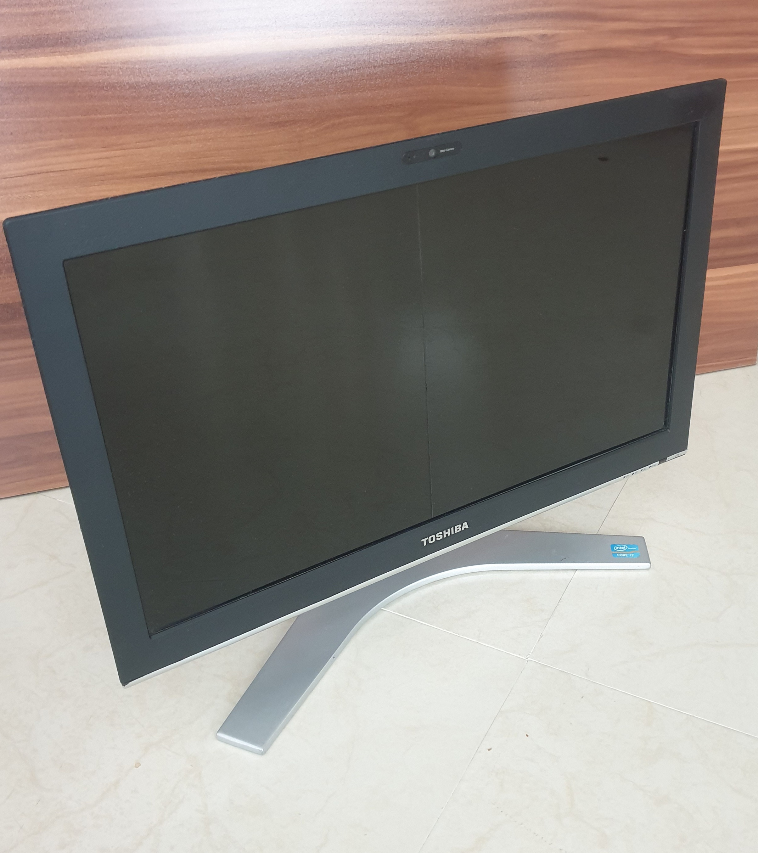 «Toshiba Dynabook Qosmio D711»