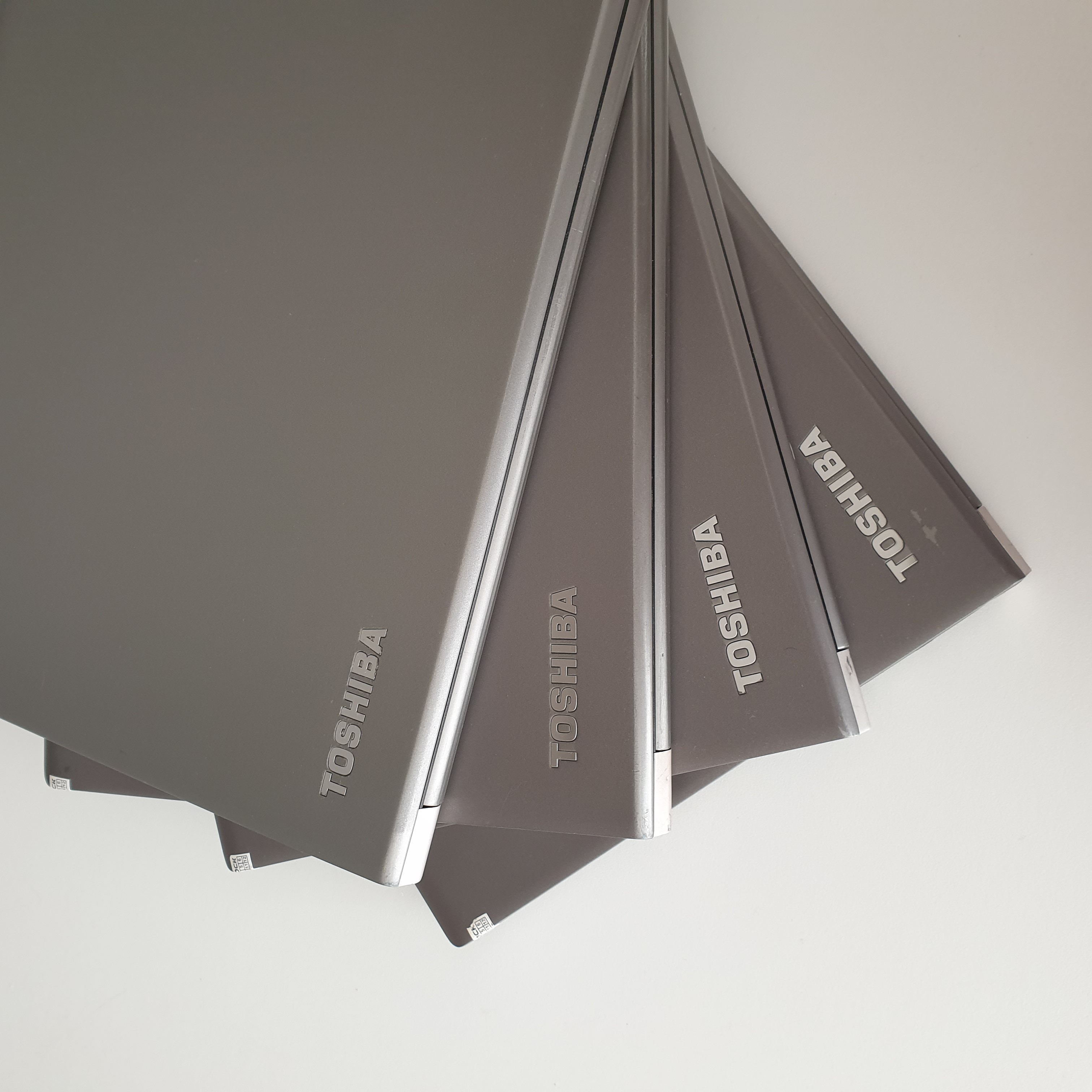 لپ‌تاپ Toshiba Z30 ژاپنی فوق باریک و بسیار سبک