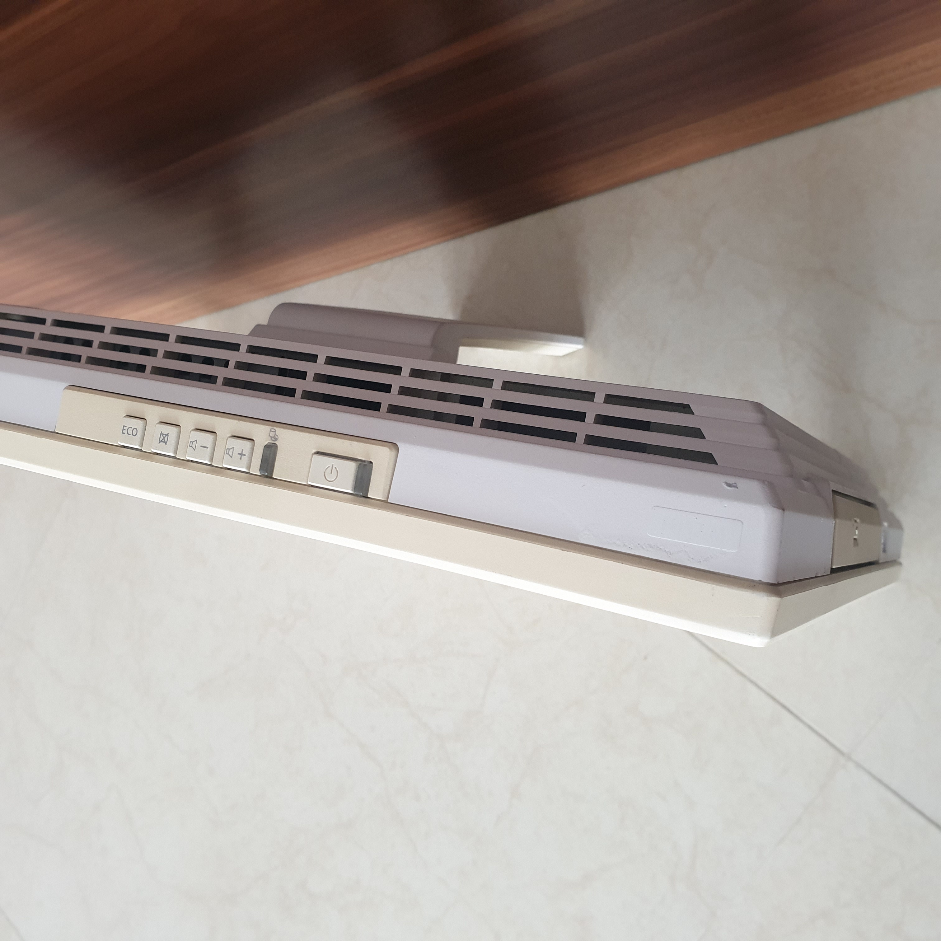 آل این وان خاص، از برند معتبر فوجیتسو، «Fujitsu Esprimo FMVF52MW
