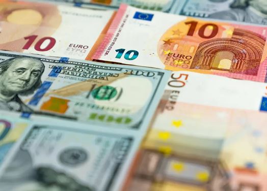 معاملات ۶۳۸ میلیون دلاری در بازار ارز تجاری در هفته سوم بهمن/ مجموع خرید سالانه واردکنندگان به ۲۵ میلیارد دلار رسید