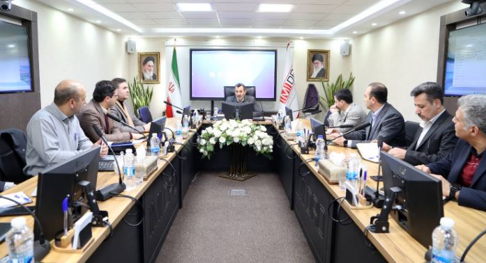 تاکید سمیعی نژاد بر تکمیل زنجیره تولید الکترود گرافیتی در کشور