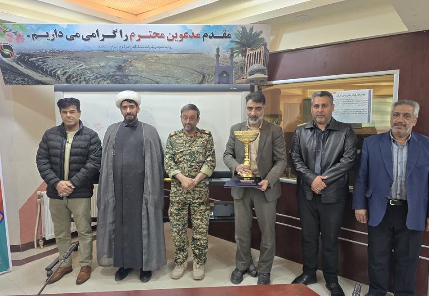 قهرمانی تیم پایگاه نبی اکرم در سومین دوره از مسابقات فوتسال جام شهدای کارگر