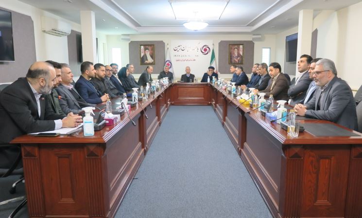 برگزاری نشست های صمیمی هیأت سرپرستی بانک ایران زمین با کارکنان واحدهای ستادی