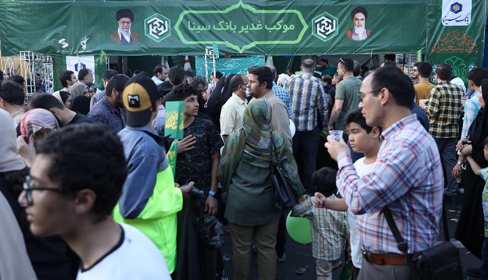 برپایی موکب پذیرایی بانک سینا به مناسبت مهمانی 10 کیلومتری عید غدیر