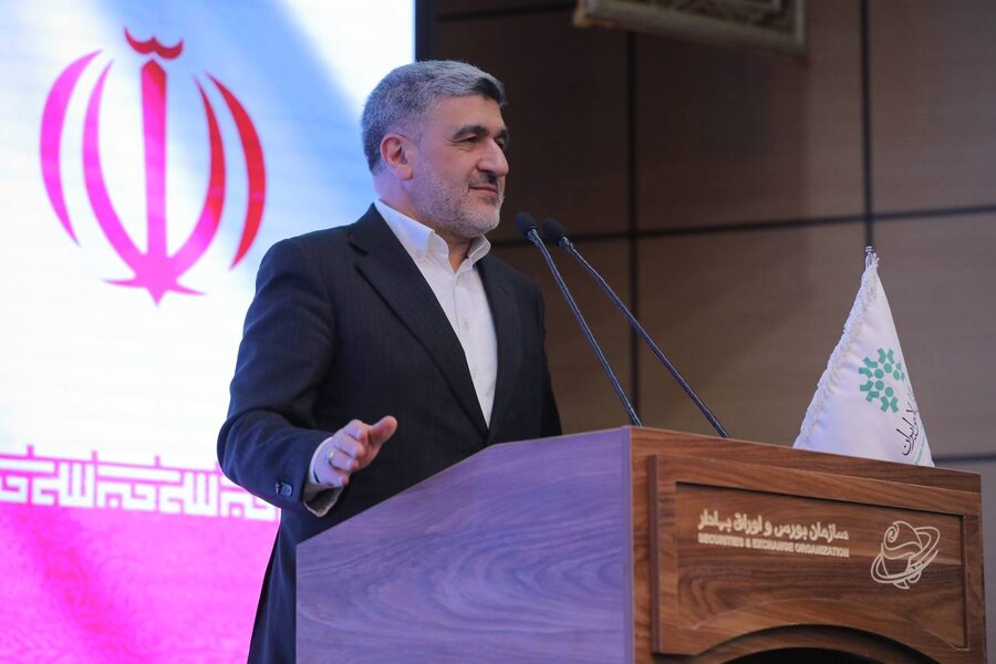 حضور ۷۰ درصدی سرمایه‌گذاران حقیقی و انجام روان معاملات نشانه تاب‌آوری بازار سرمایه است/ کمیته فقهی سازمان بورس از پیشرفته‌ترین ساختارهای فقه مالی در جهان برخوردار است