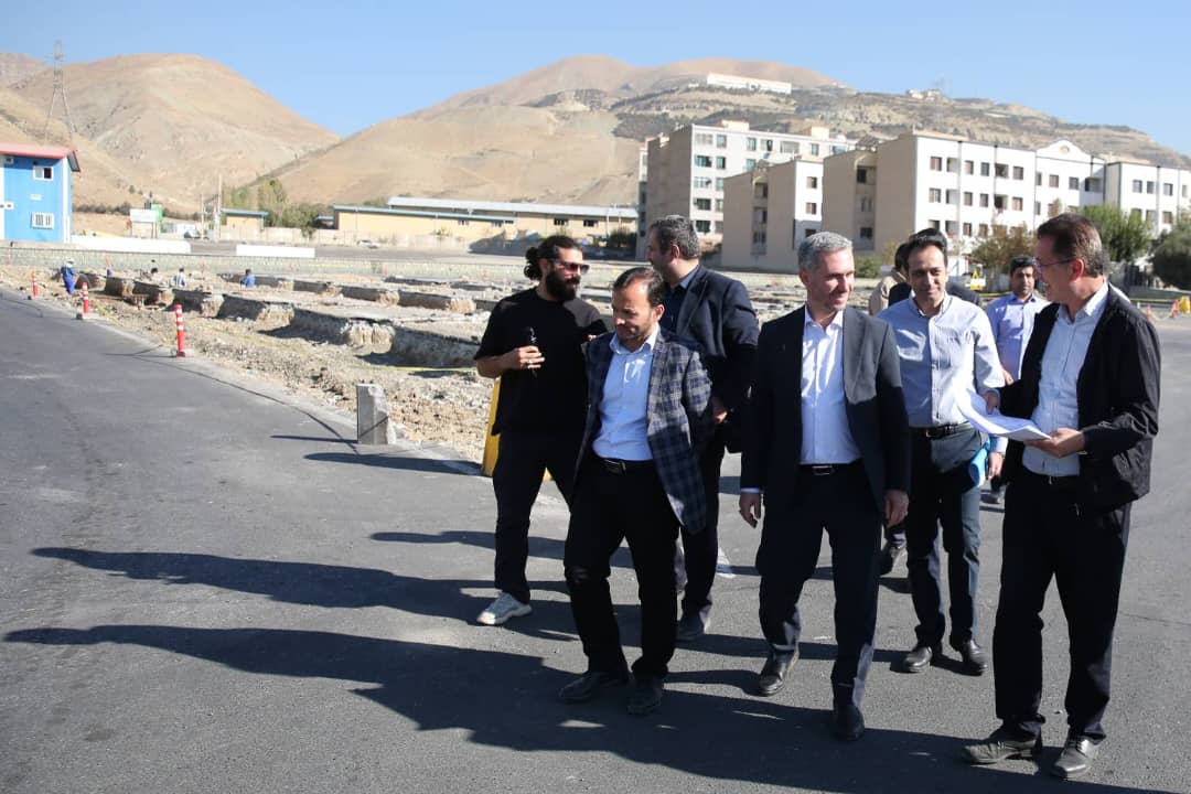 توسعه ۲۰۰۰ مترمربع سرپناه حمل‌ونقل عمومی در منطقه ۵