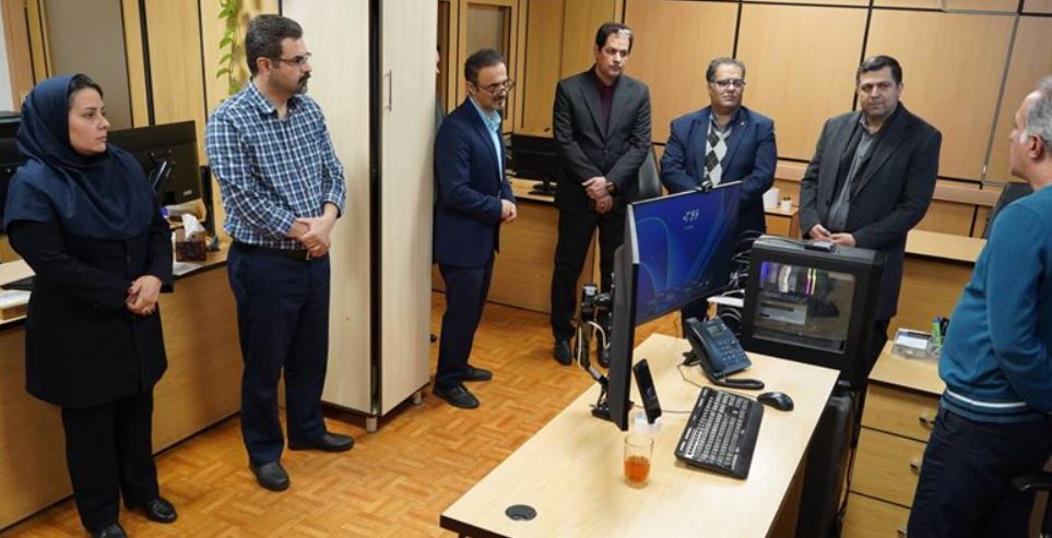 شنیدن فعالیت ها، عملکرد ها و مشکلات در گفت و گوی مستقیم با کارکنان فناوری اطلاعات