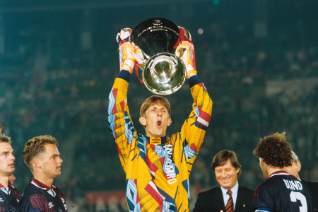 Edwin Van der sar UEfA