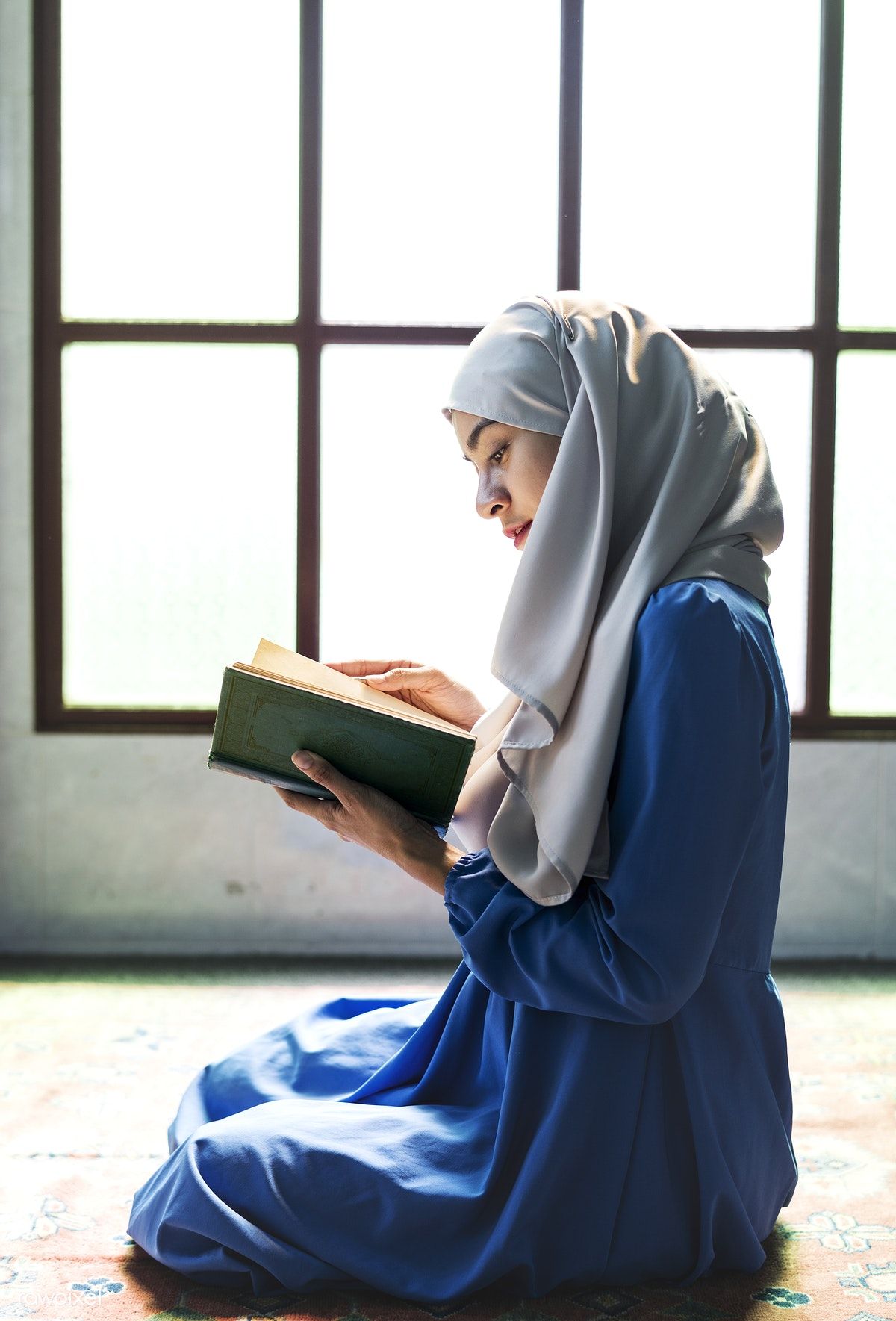 خواندن قرآن بدون حجاب