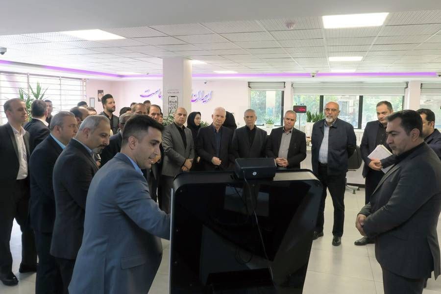 گزارش تصویری از مراسم افتتاح اولین شعبه هیبرید بانک ایران زمین