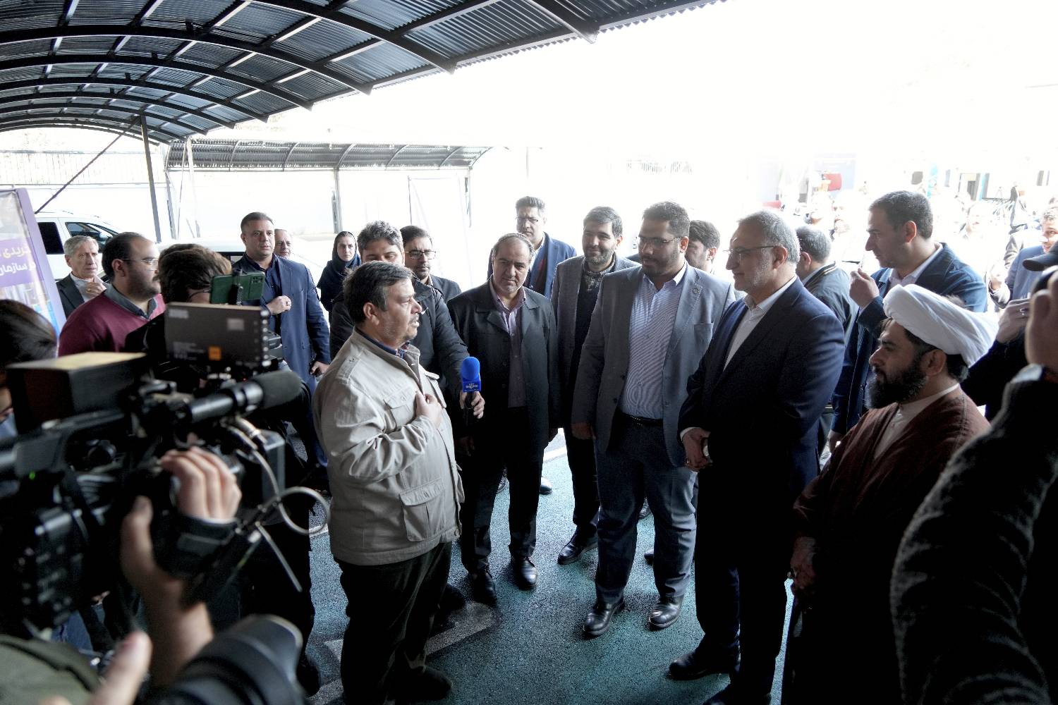 استفاده از هوش مصنوعی با هدف ارتقای کیفیت محصولات و خدمات در غرف سازمان