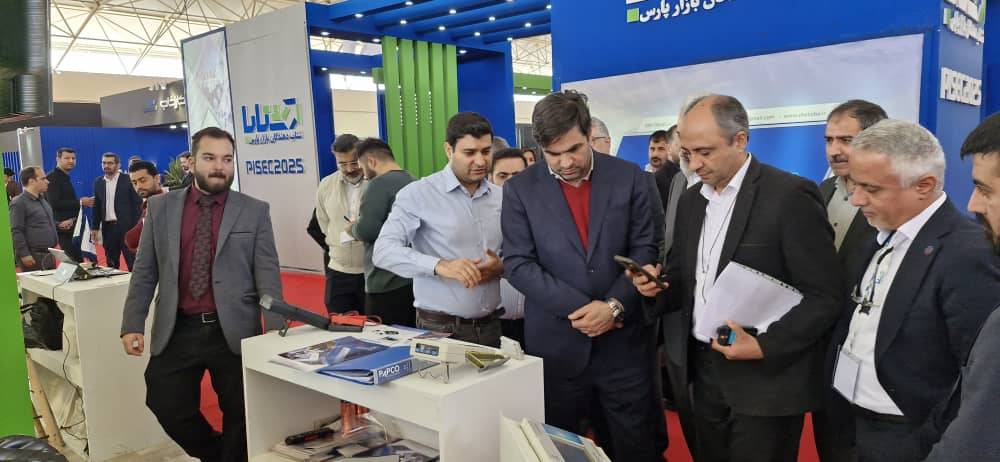 حضور دکتر صدر معاون وزیر ارتباطات  در نمایشگاه