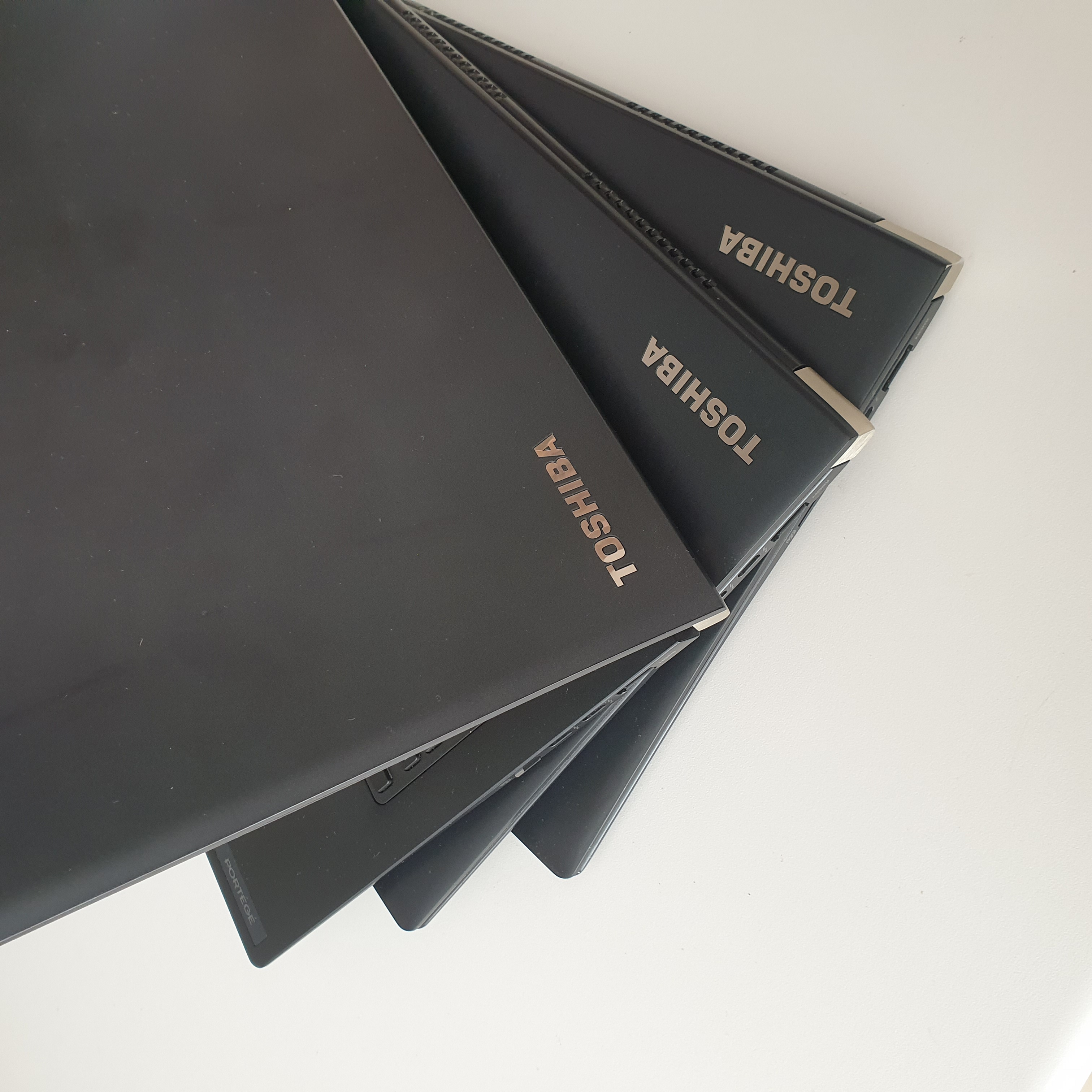 لپتاپ Toshiba X30 ژاپنی فوق باریک و بسیار سبکDDR4 «Toshiba Portege X30» «Toshiba Tecra X40»