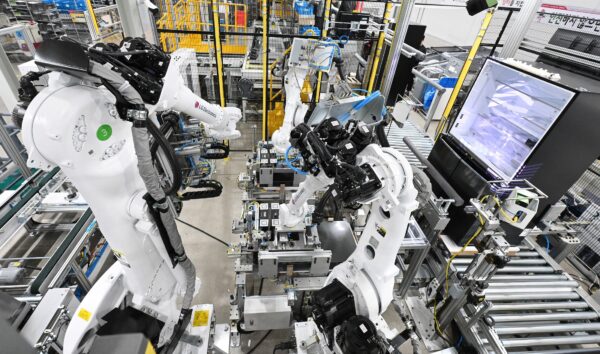 تسریع راهکارهای کارخانه هوشمند شرکت ال‌جی، با استفاده از هوش مصنوعی یکپارچه و تجربه‌ای ۶۶ ساله در زمینه تولید