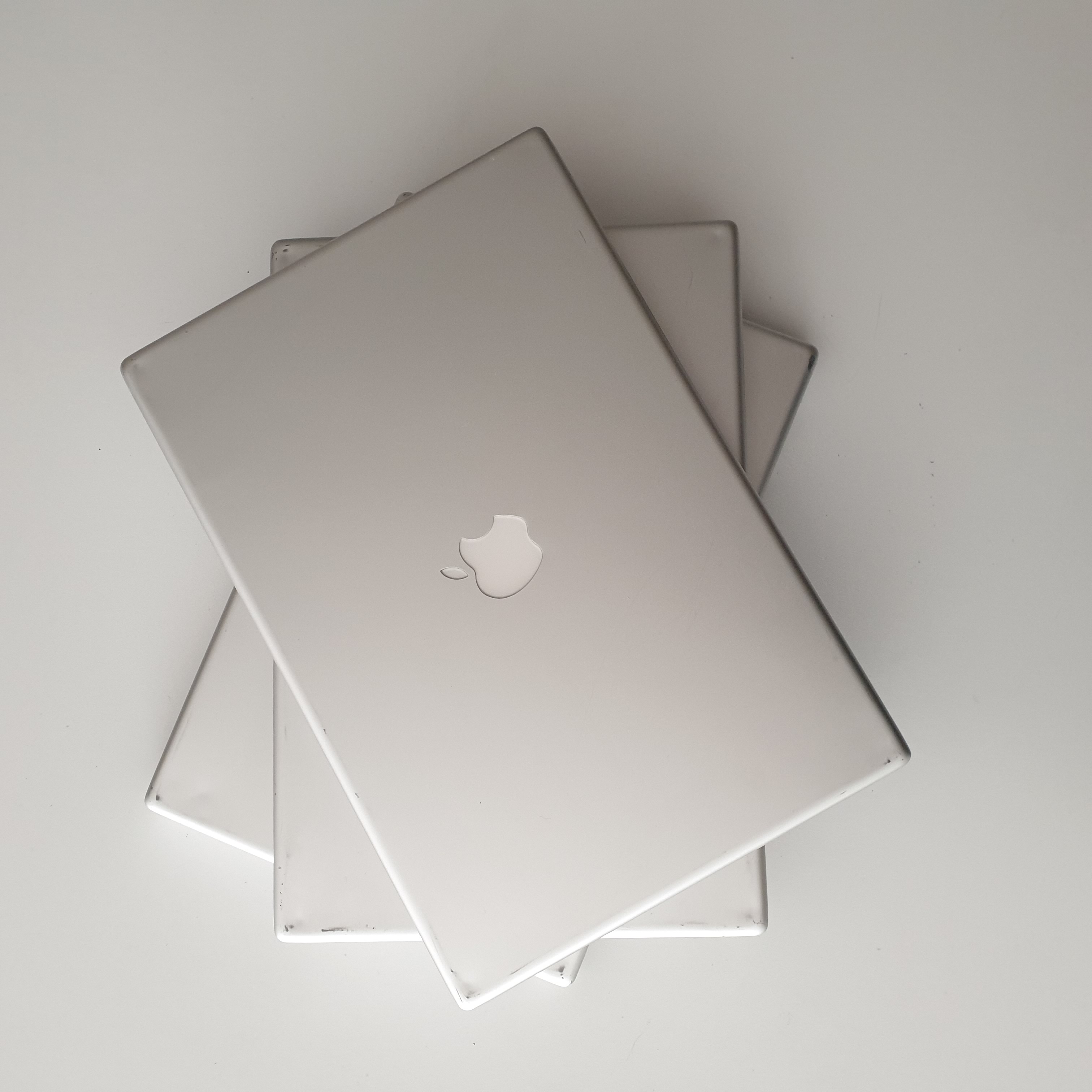 LAPTOP APPLE MACBOOK لپ تاپ اپل مک بوک آلومینومی
