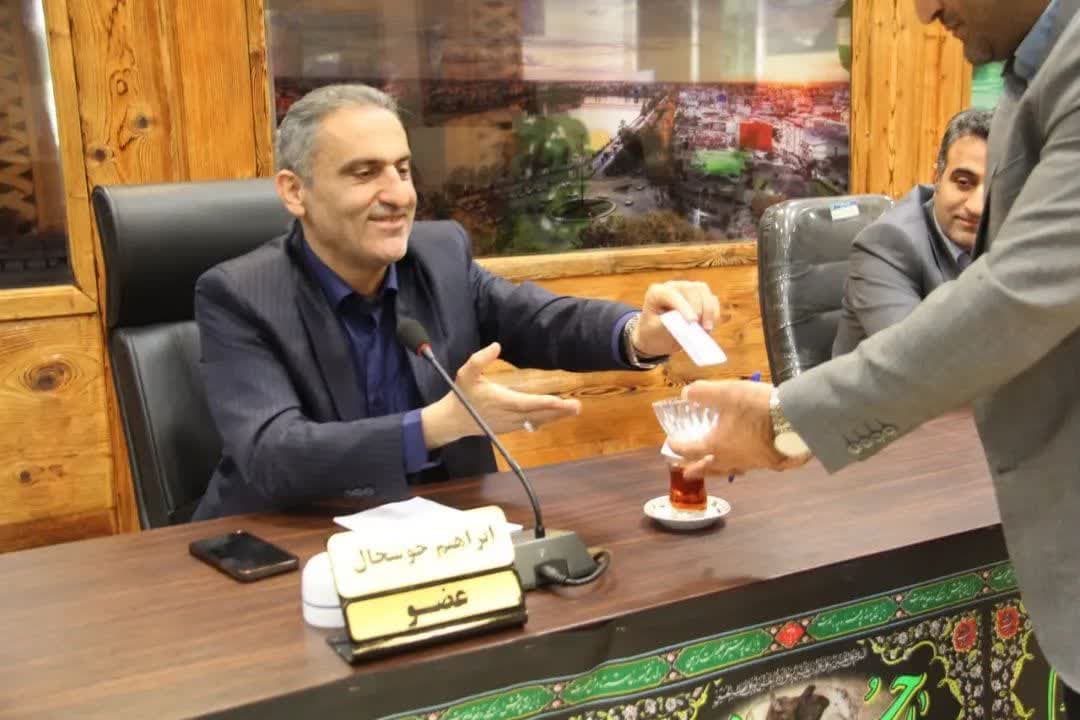 ابراهیم خوشحال رئیس شورای شهر لاهیجان شد