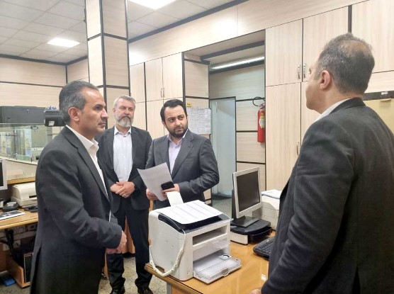 ​بازدید میدانی مدیرعامل بانک صادرات ایران از برخی شعب در ساعات کاری پایانی سال