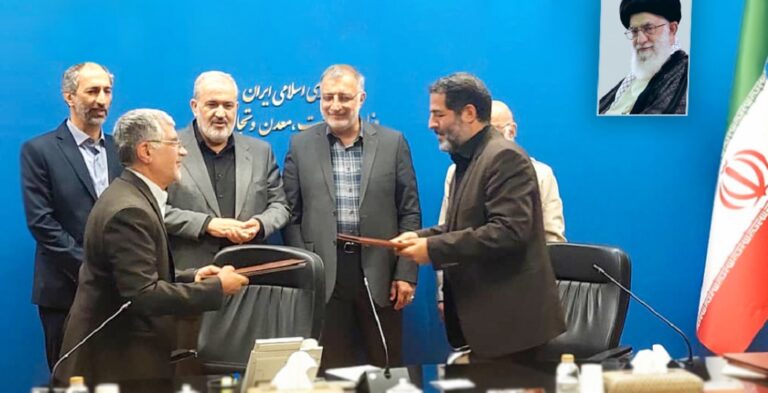 امضای قرارداد احداث ۱۵ ایستگاه‌ شارژ خودرو برقی میان شهرداری تهران و شرکت مکو