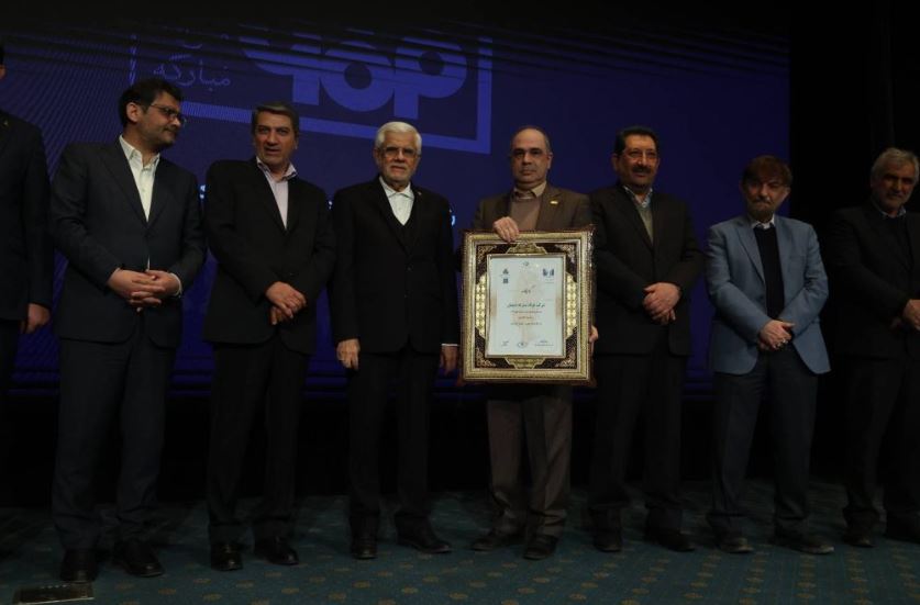 فولاد مبارکه تنها فولادساز در جمع ۱۰ شرکت برتر کشور؛ درخشش با کسب رتبه‌های اول فروش و بازده فروش در گروه فلزات آهنی و رتبه‌های سوم ارزش‌افزوده، سودآوری، اشتغال‌زایی و ارزش بازار برتر