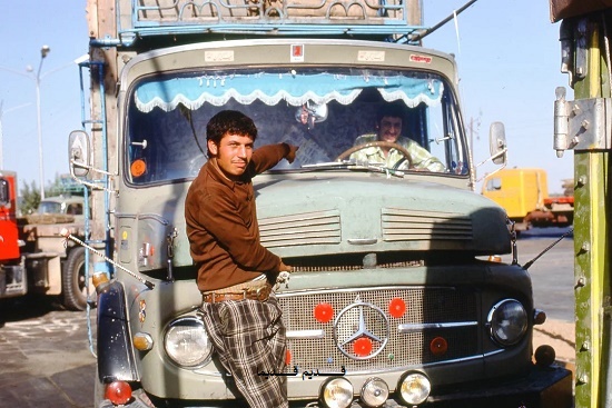 کامیونی در مرز ترکیه وایران سال 1354