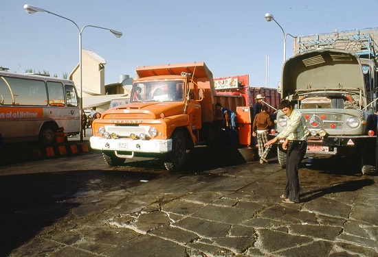 کامیونی در مرز ترکیه وایران سال 1354